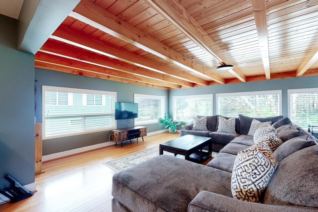 Rocky House By The Cove
